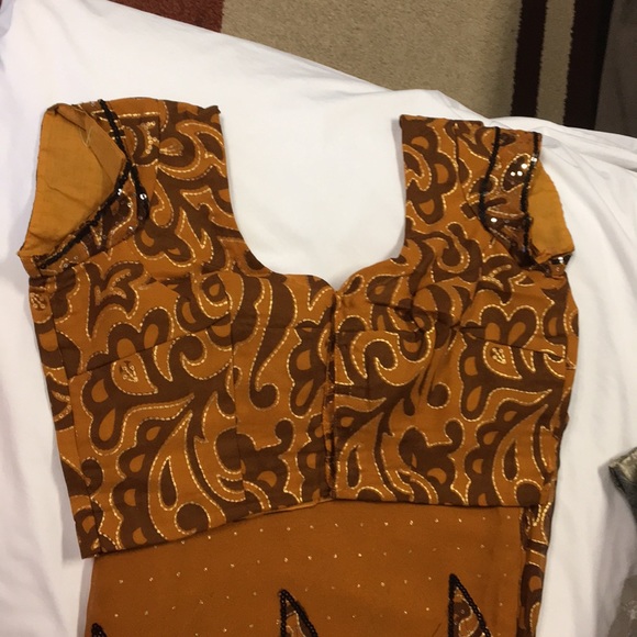 Saree - Picture 2 of 3